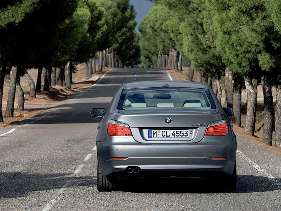  BMW 530i 2007 года  (фото 29 из 30)